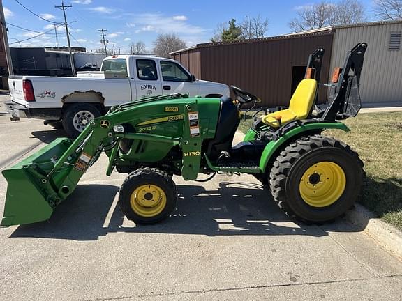 Image of John Deere 2032R equipment image 1