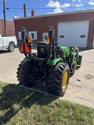 Image of John Deere 2032R equipment image 3