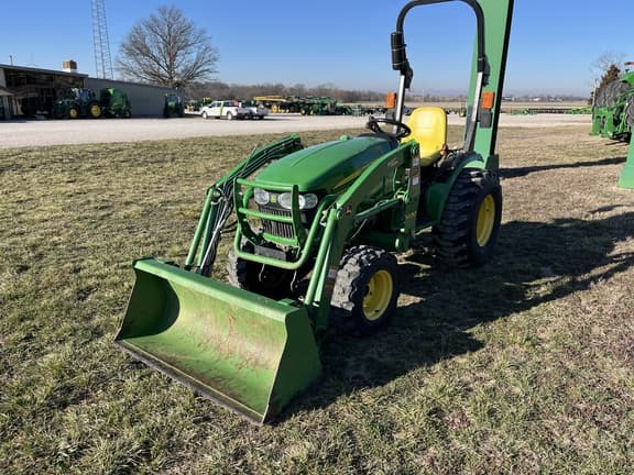 Image of John Deere 2032R Primary image