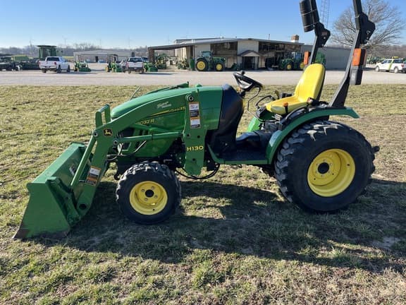 Image of John Deere 2032R equipment image 1