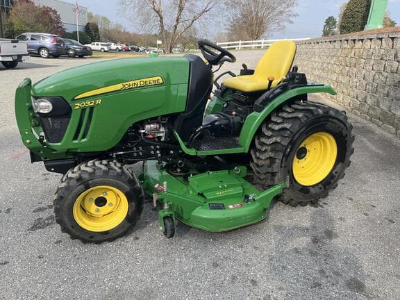 Image of John Deere 2032R equipment image 1