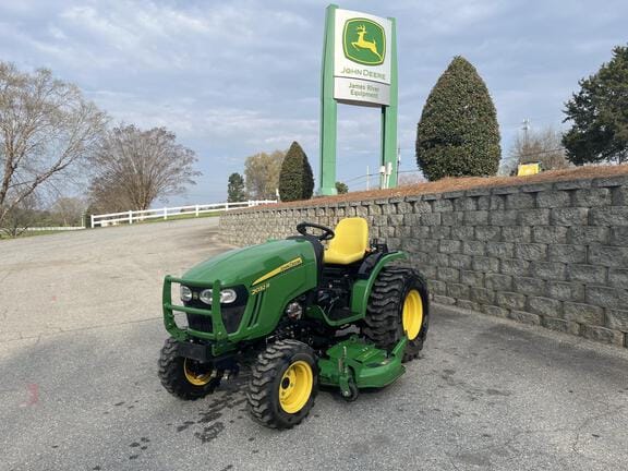 2013 John Deere 2032R Equipment Image0