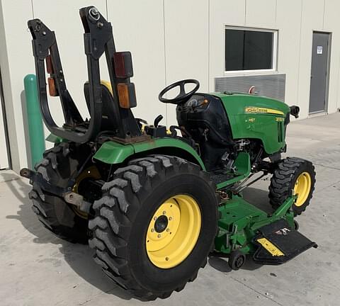 Image of John Deere 2032R equipment image 3