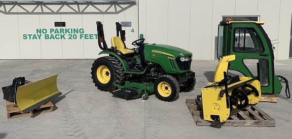 Image of John Deere 2032R Primary image