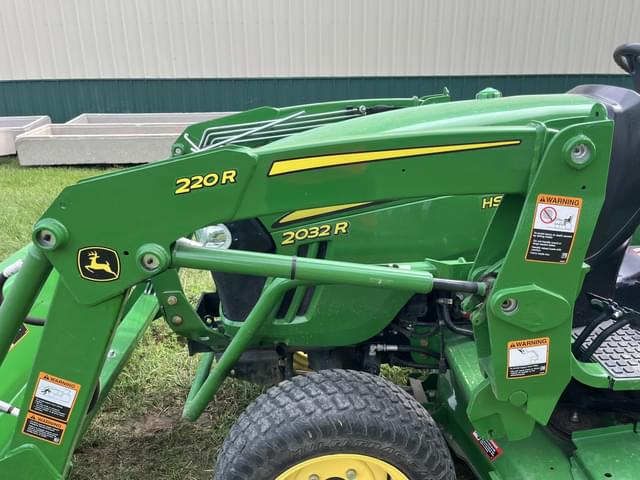 Image of John Deere 2032R equipment image 3