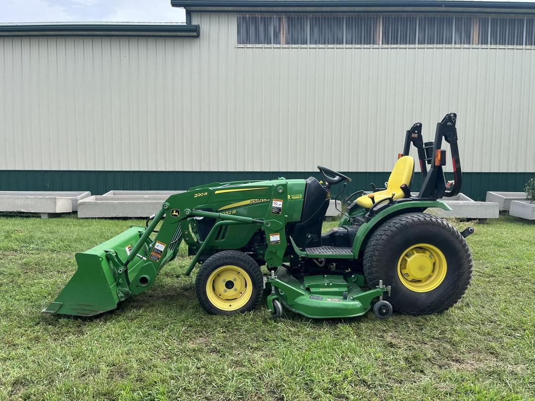 Image of John Deere 2032R Primary image