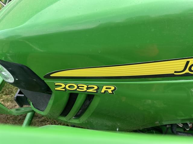 Image of John Deere 2032R equipment image 2