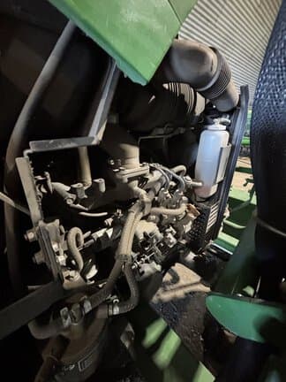 Image of John Deere 2032R equipment image 4