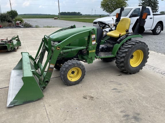 2013 John Deere 2032R Equipment Image0