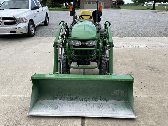 Image of John Deere 2032R equipment image 1