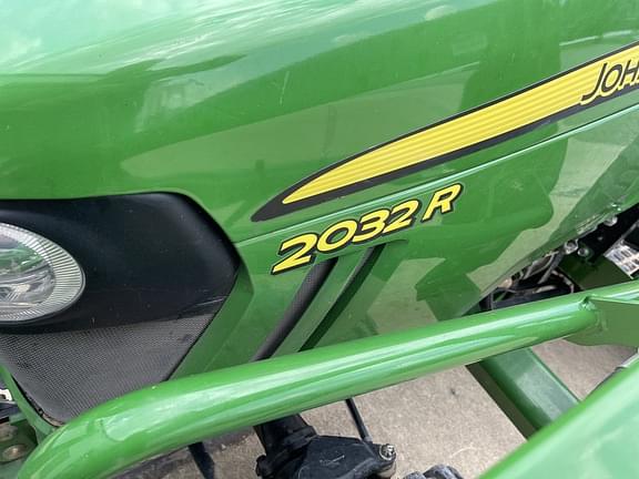 Image of John Deere 2032R equipment image 2