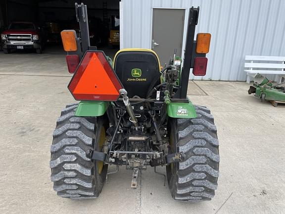 Image of John Deere 2032R equipment image 3