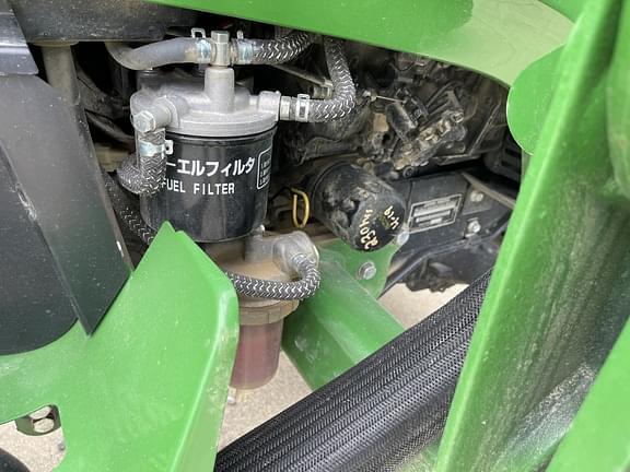 Image of John Deere 2032R equipment image 4