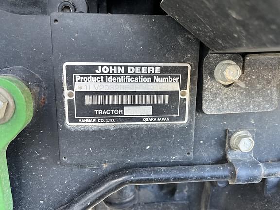 Image of John Deere 2032R equipment image 1