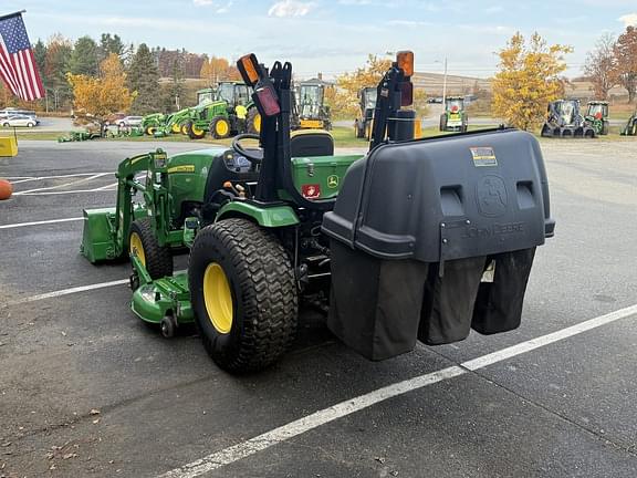 Image of John Deere 2032R equipment image 2