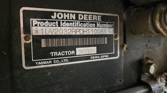 Image of John Deere 2032R equipment image 4