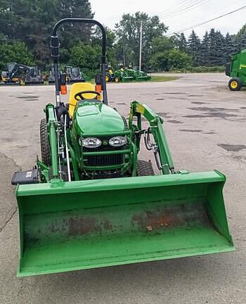 Image of John Deere 2032R equipment image 2