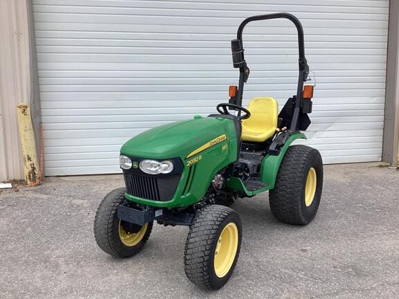 2013 John Deere 2032R Equipment Image0