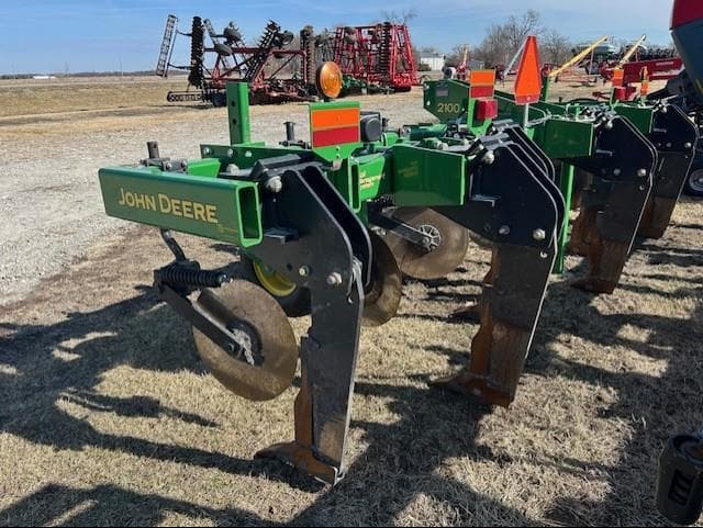 Image of John Deere 2100 equipment image 2
