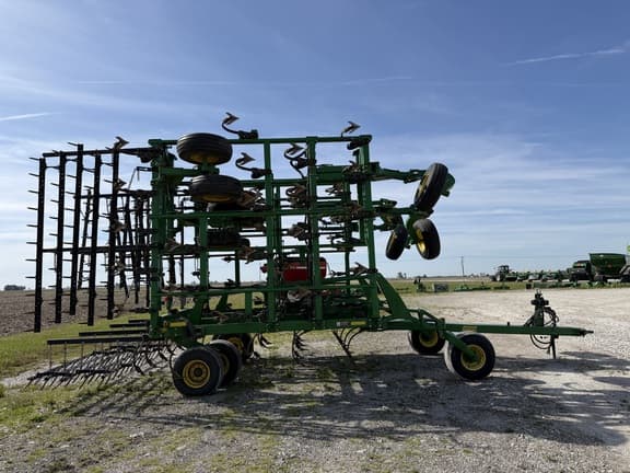 Image of John Deere 2210 equipment image 3