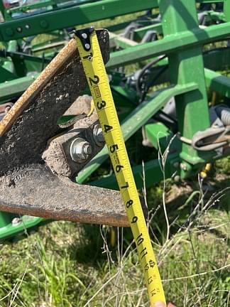 Image of John Deere 2210L equipment image 4