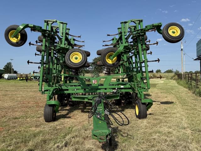 Image of John Deere 2210 equipment image 3