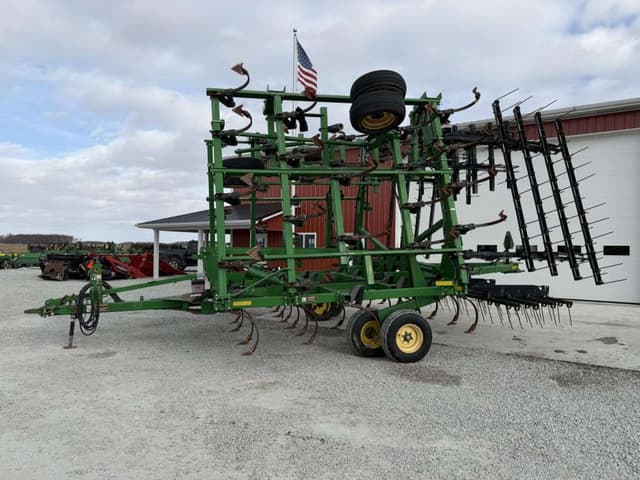 Image of John Deere 2210 equipment image 1