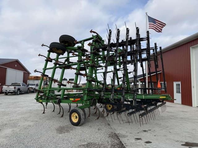 Image of John Deere 2210 equipment image 3