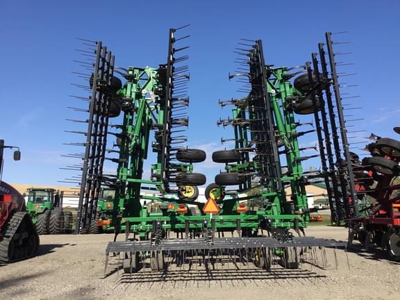 Image of John Deere 2210 equipment image 1
