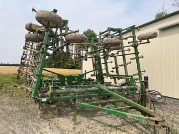 Main image John Deere 2210