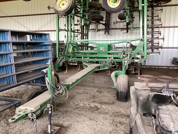 Image of John Deere 2210 equipment image 2
