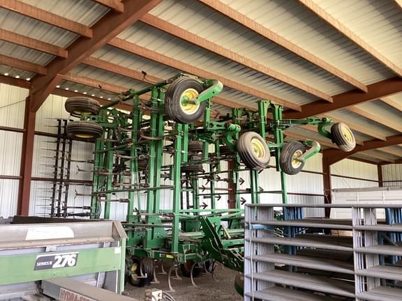 Image of John Deere 2210 equipment image 4