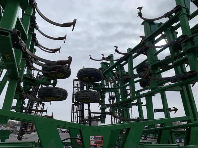 Image of John Deere 2210 equipment image 2
