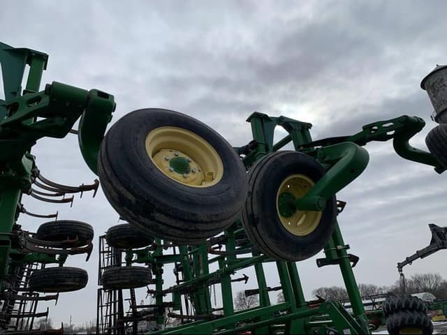 Image of John Deere 2210 equipment image 4