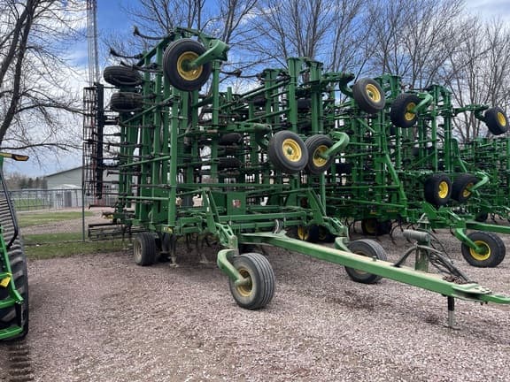 Image of John Deere 2210 equipment image 1