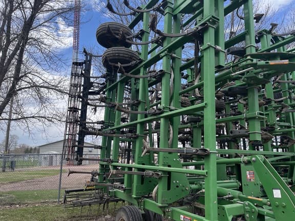 Image of John Deere 2210 equipment image 2