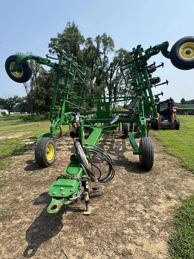 Image of John Deere 2210 equipment image 1