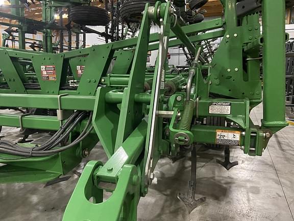 Image of John Deere 2210 equipment image 1
