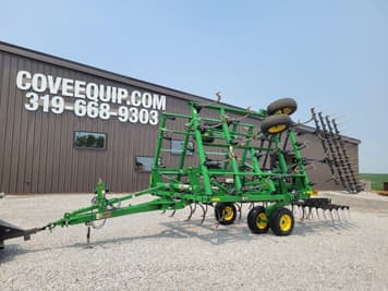 Main image John Deere 2210L