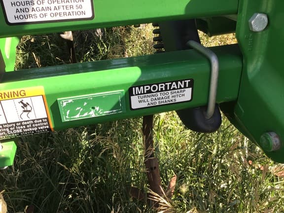 Image of John Deere 2210 equipment image 1
