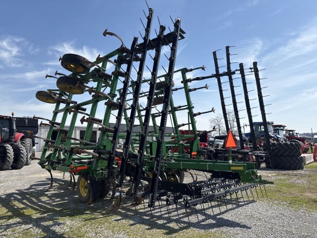 Image of John Deere 2210 equipment image 4