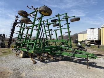Main image John Deere 2210
