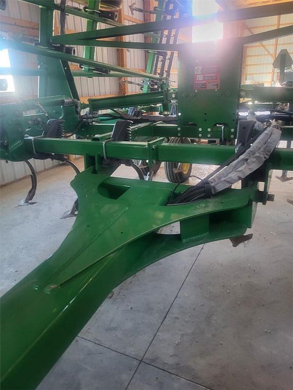 Image of John Deere 2210 equipment image 2