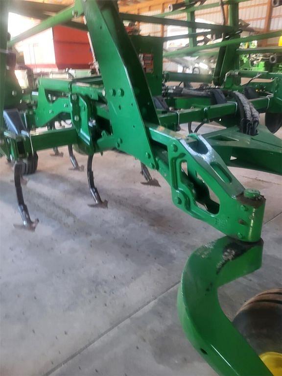 Image of John Deere 2210 equipment image 3