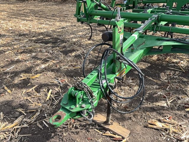 Image of John Deere 2210 equipment image 4