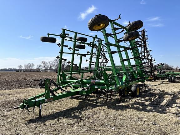 Image of John Deere 2210L equipment image 2