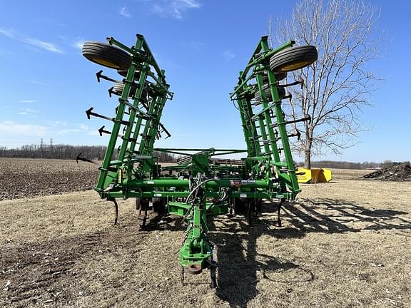 Image of John Deere 2210L equipment image 1