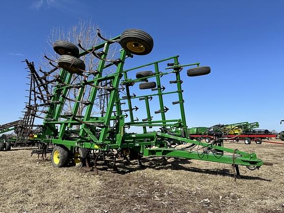 Image of John Deere 2210L Primary image