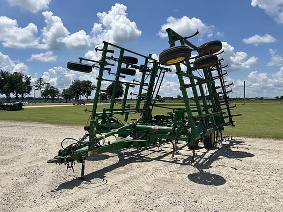 Image of John Deere 2210L equipment image 1