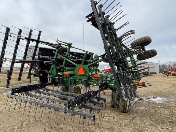 Image of John Deere 2210 equipment image 2